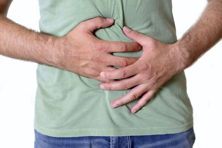 Bolesť a nadúvanie - príznaky prítomnosti červov v črevách